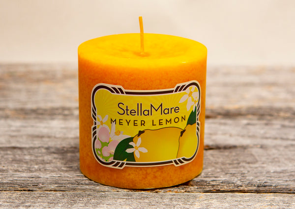 Fresh Meyer Lemon This bright and airy fragrance is affectionately referred to as "the sweet, happy fragrance of a Caribbean garden bursting with the aroma of sweet lemons". Hard to beat that, right? A refreshing and memorable fragrance.   100% Lead Free Cotton Wick, vegan and cruelty free, Hand poured in Portland Oregon in the great Pacific Northwest.